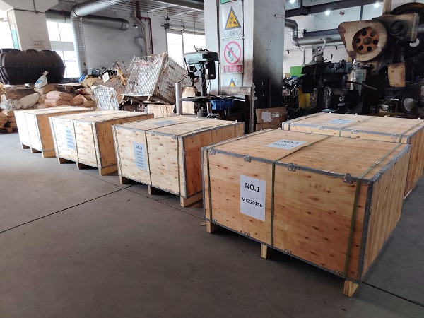 Надеюсь, что мы и дальше будем играть роль пластиковых литьевых форм на новом заводе.