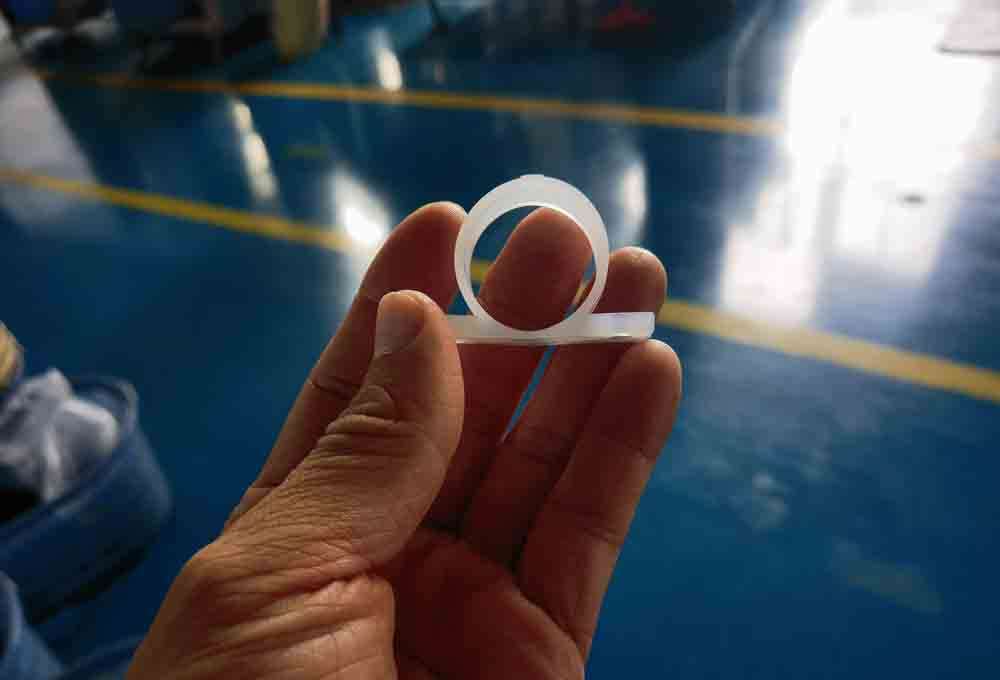 Изготовленный на заказ экологически чистый антивибрационный и нескользящий силиконовый монтажный кронштейн