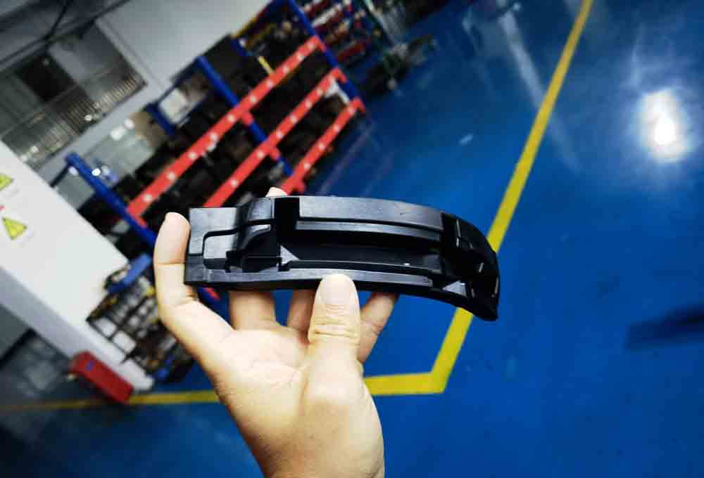 Прецизионные маскирующие колпачки из натурального каучука для окраски распылением автомобильных ламп